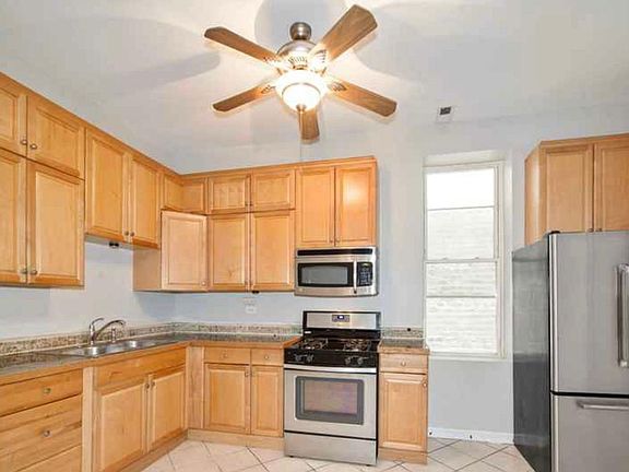 2nd image of 3309 W Le Moyne St #2