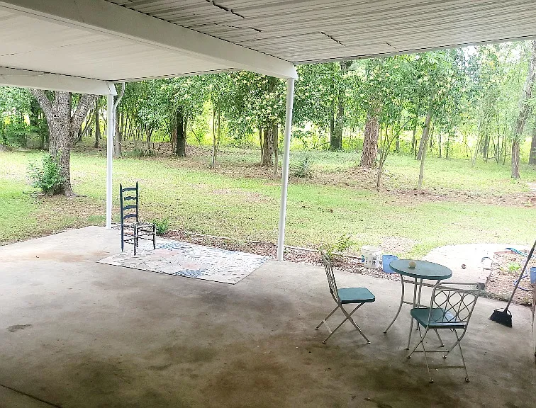 928 W Lydia Hwy — Photo 23
