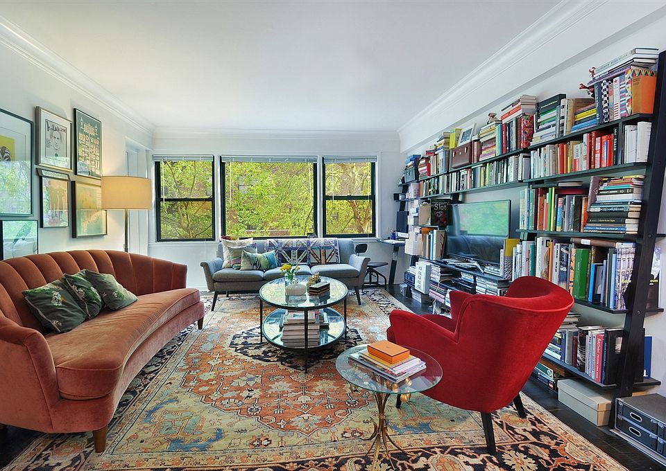 1st image of 55 E 9th St APT 4E
