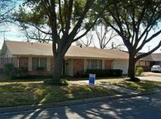 717 Woodcrest Dr, Hurst, TX 76053