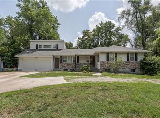 8911 Main St, Kansas City, MO 64114