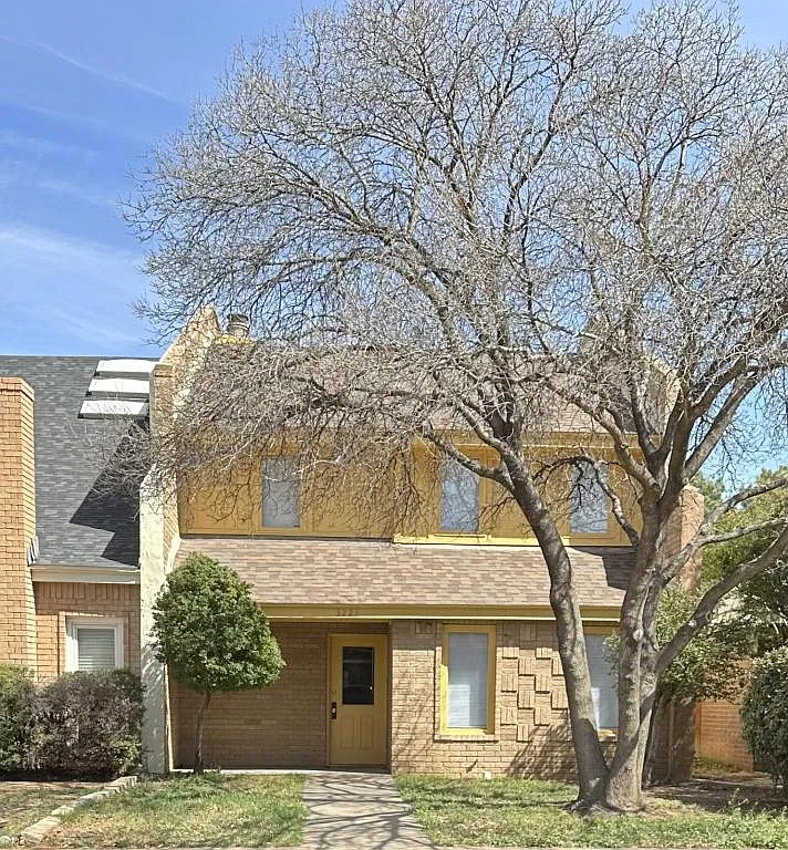 3228 Whittle Way — Photo 1
