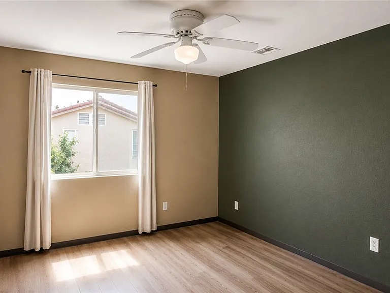 1830 Box Springs Ave — Photo 12