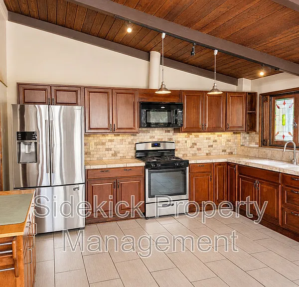 730 Orange Dr — Photo 10