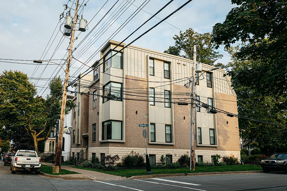 Building Photo - 5726 Inglis St