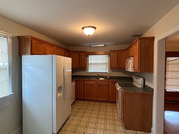 1801 S Talbott - Photo 3_08062025