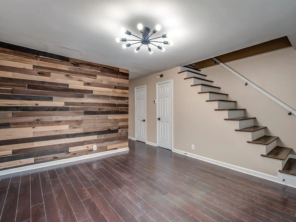 2408 Woodale Ln #2408