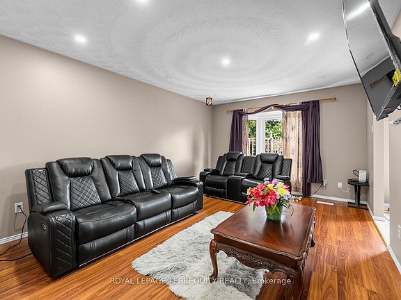 3rd image of 746 Limeridge Rd E