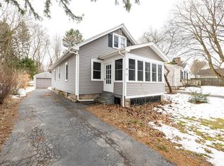 19 Hartfeld Dr, Rochester, NY 14625