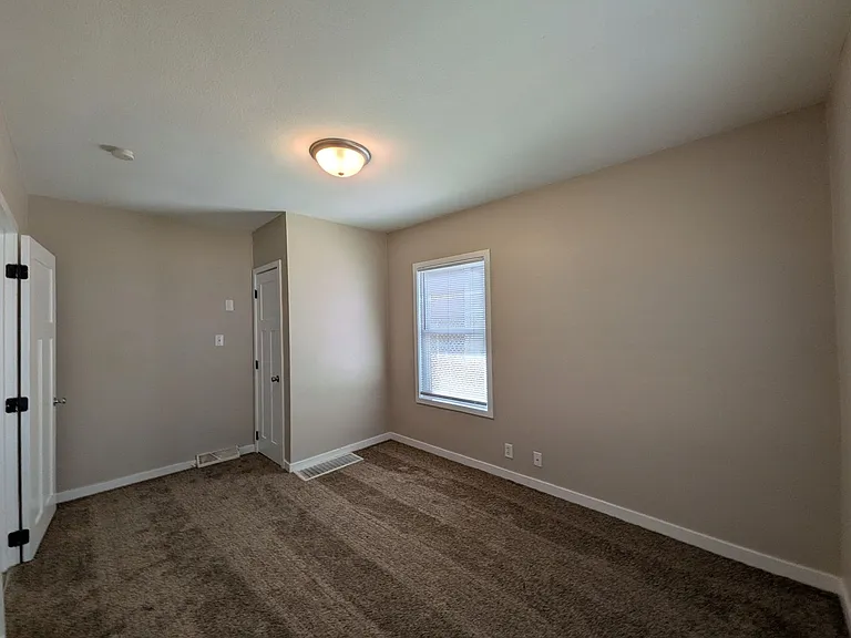 2120 Capitol Ave — Photo 20