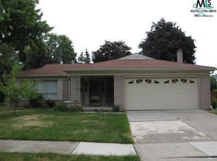 5114 Thorncroft Ct, Royal Oak, MI 48073