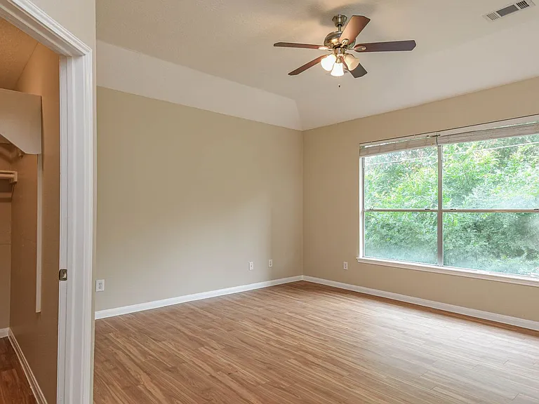 9523 Tallow Tree Dr — Photo 16