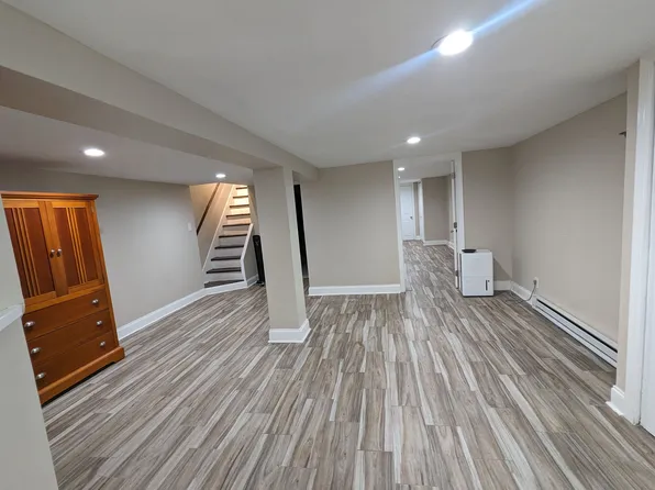 262 Woodlawn Avenue image 10 of 10