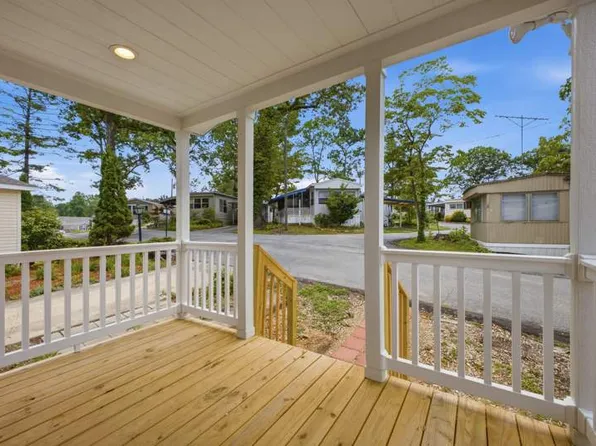 84 Maple Path Ln, Hendersonville, NC 28739