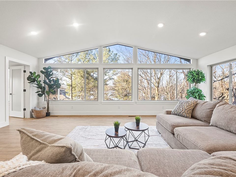1st image of 49 Applecross Ln