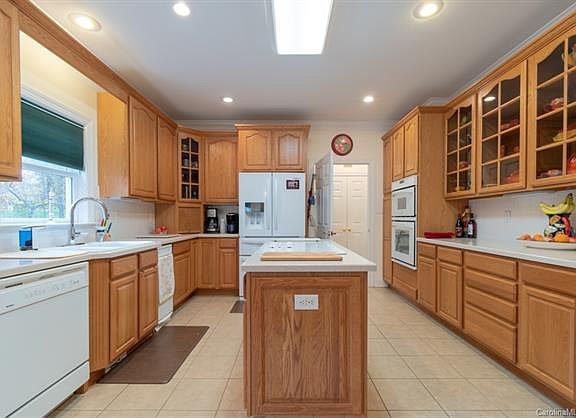 5th image of 8918 Beach Bluff Ct
