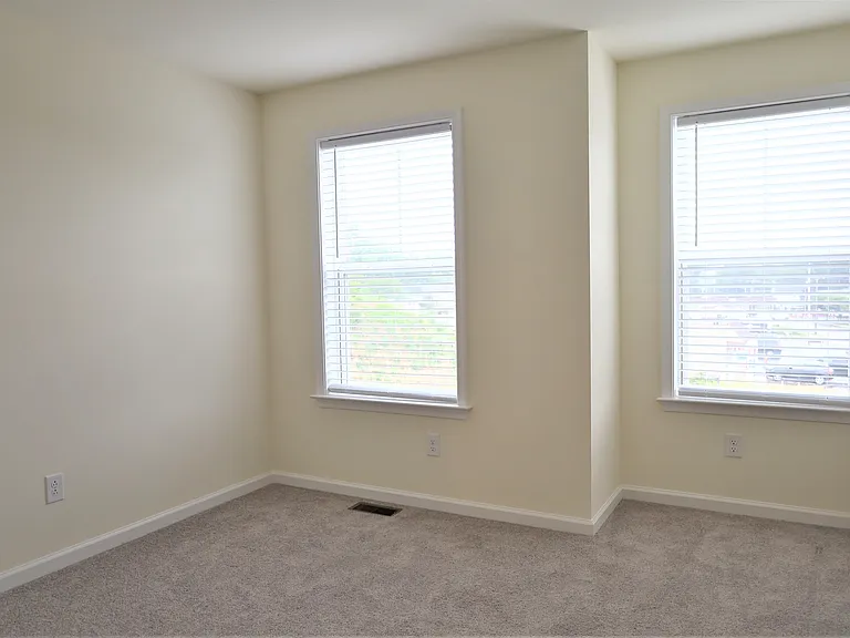61 Becker Dr — Photo 21