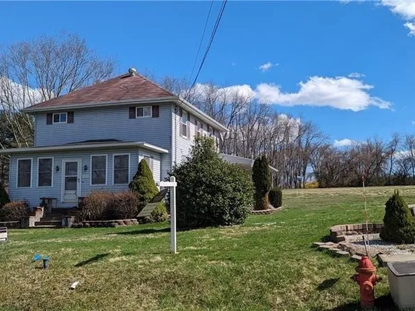 1071 Crucible Rd, Rices Landing, PA 15357