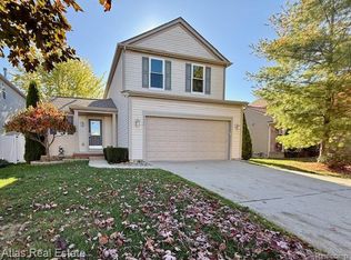 5020 Meadow Crest Cir, Holly, MI 48442