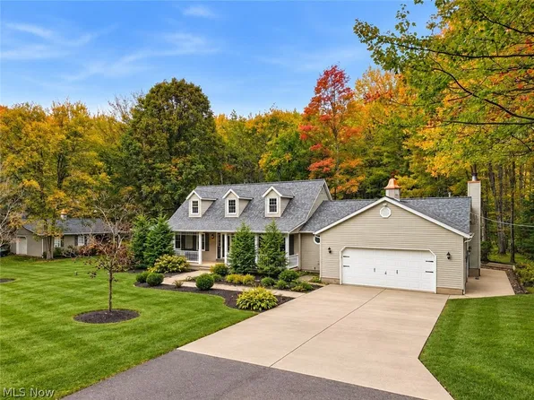 10900 Stafford Rd, Chagrin Falls, OH 44023