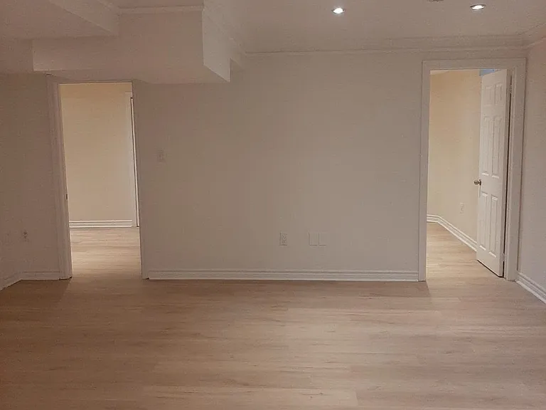 23 Sweet Water Cres #BASEMENT — Photo 10
