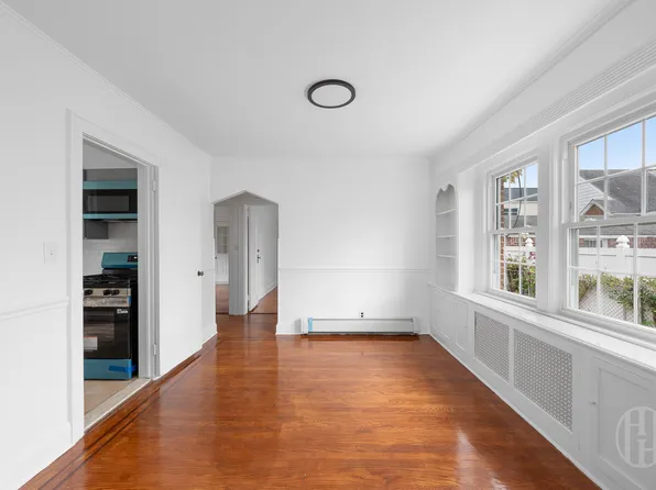 246-14 137th Road image 12 of 26