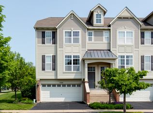 3568 Gabrielle Ln, Aurora, IL 60504