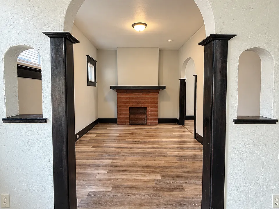 54 Weyand Ave #1