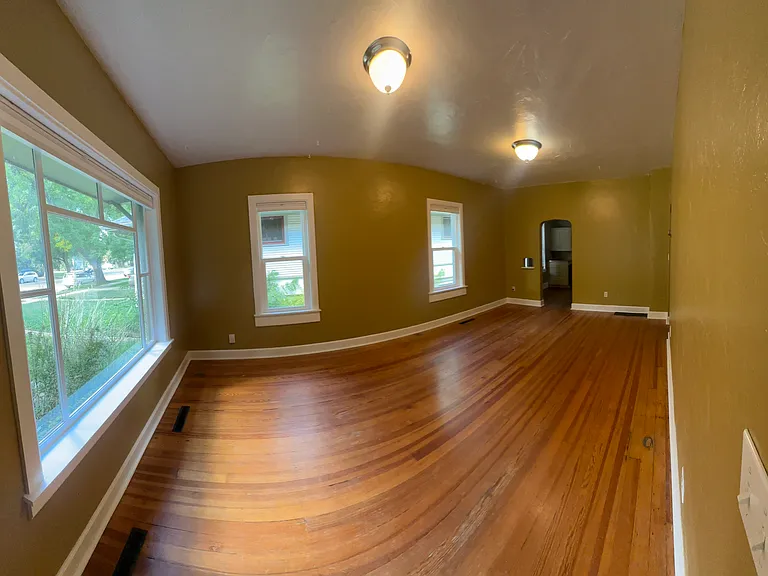 214 S Sherwood St — Photo 6