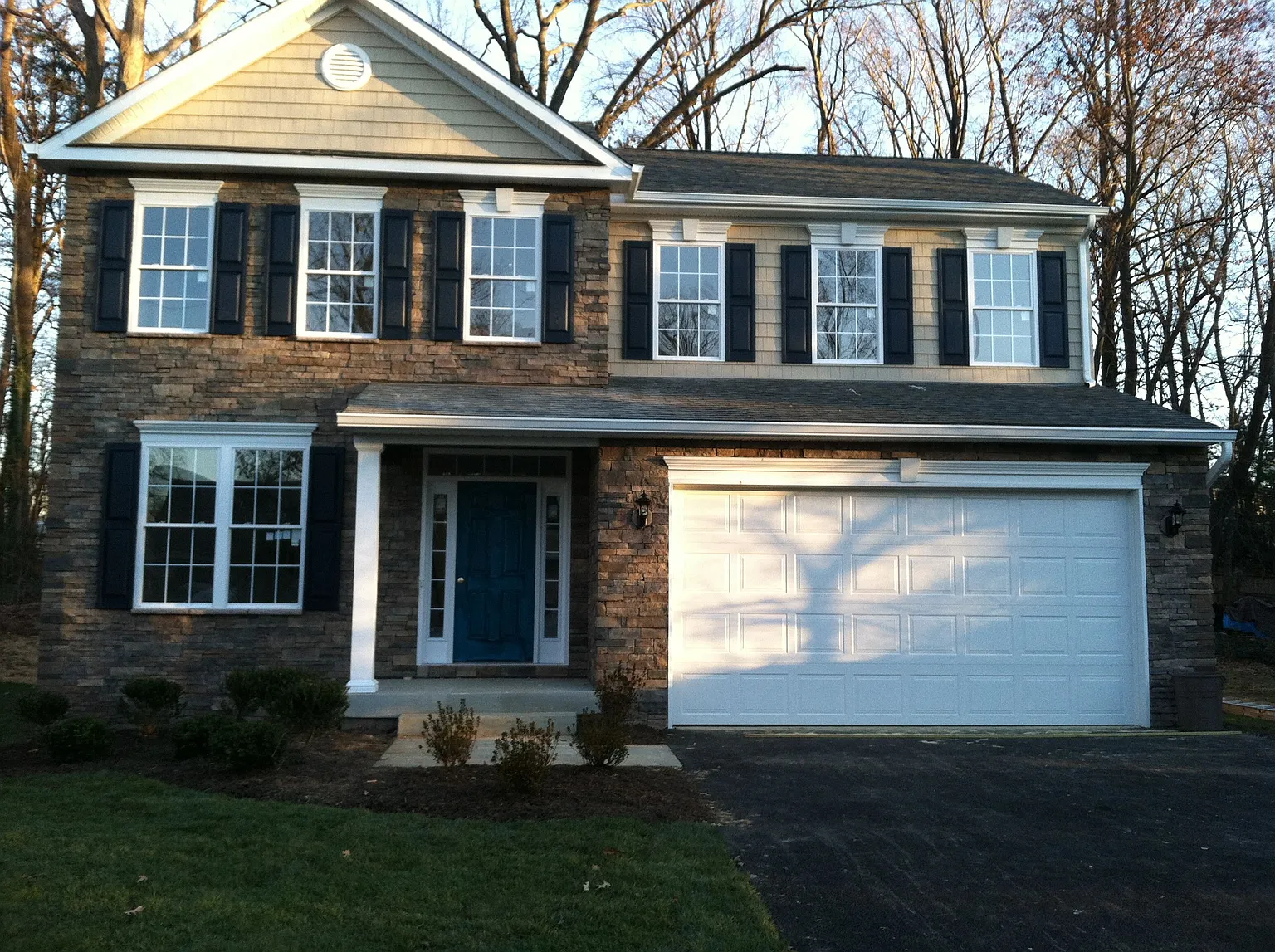 755 Oak Grove Cir photo 1