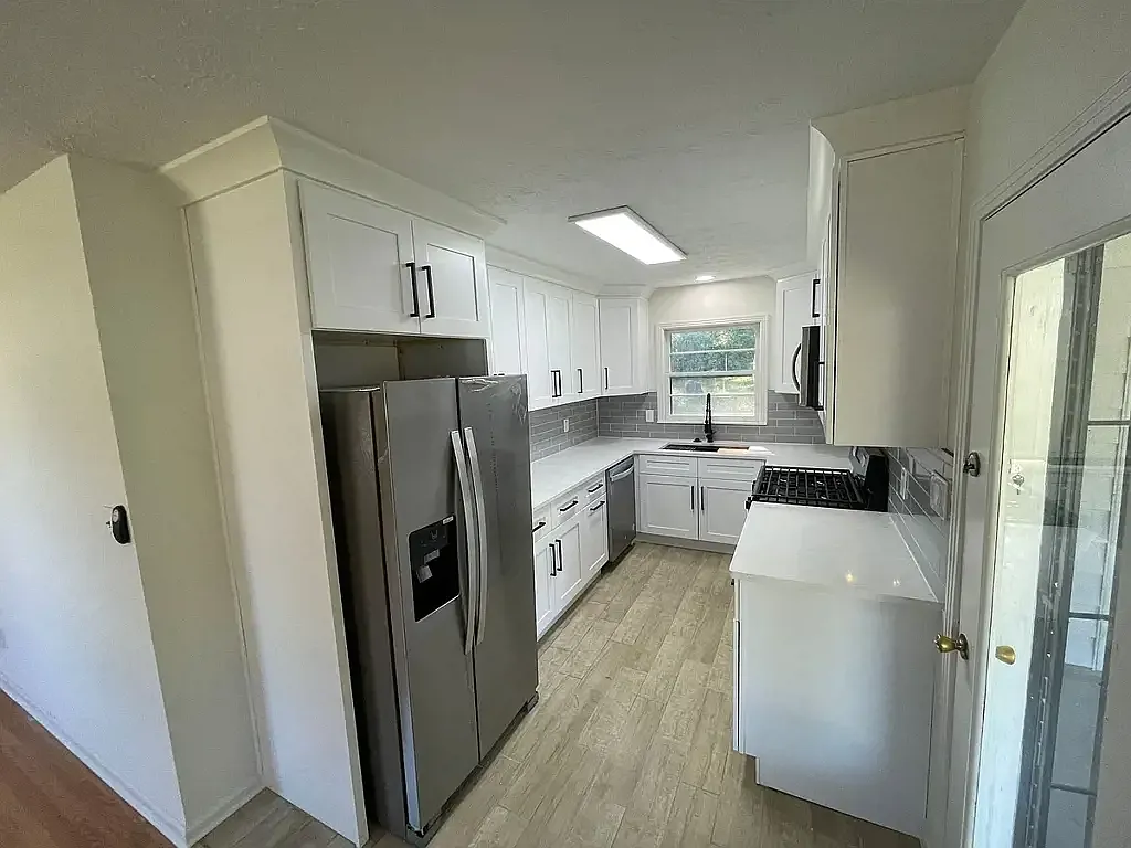 Charming 3-Bedroom Home in Morrow, Georgia — Photo 3