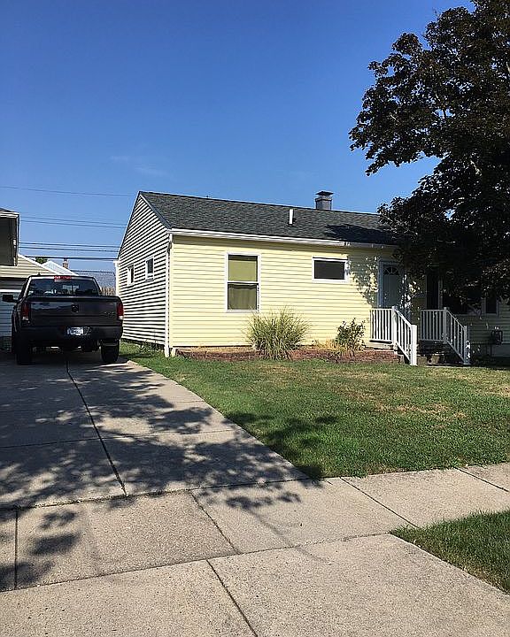 1st image of 220 Floradale Ave