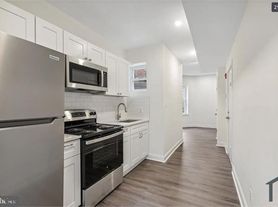 320 N 62nd St, Philadelphia, PA