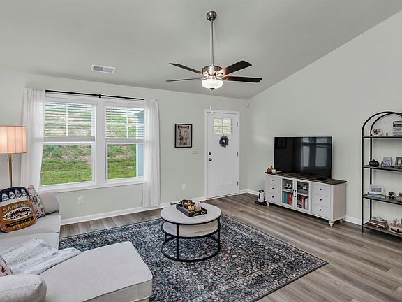 3rd image of 114 Prairie Grass Way