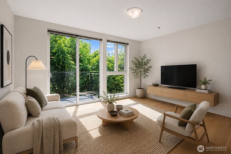 4th image of 3104 Western Avenue #315