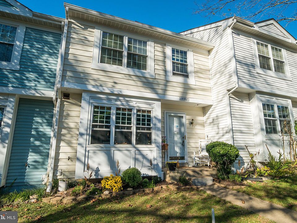 1st image of 15307 Waters Edge Ct