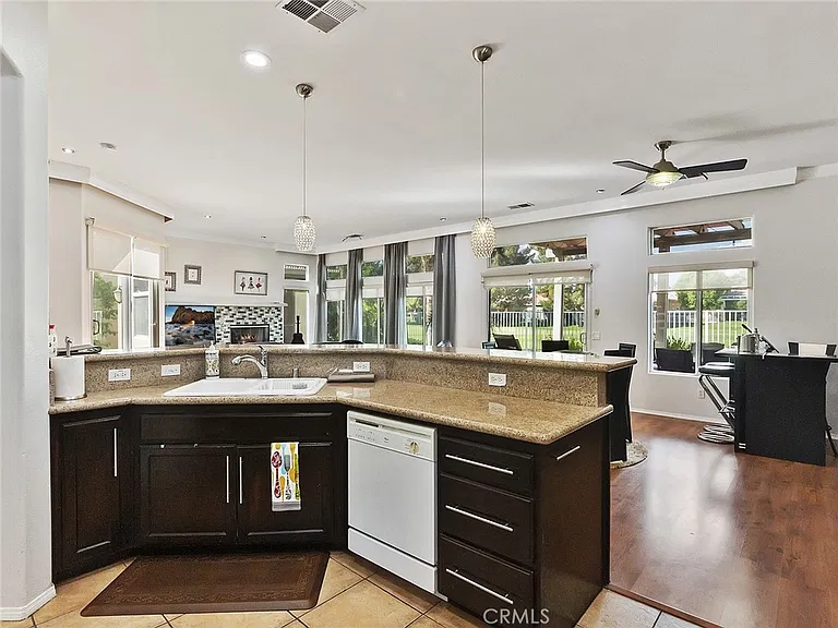48957 Heifitz Dr — Photo 10