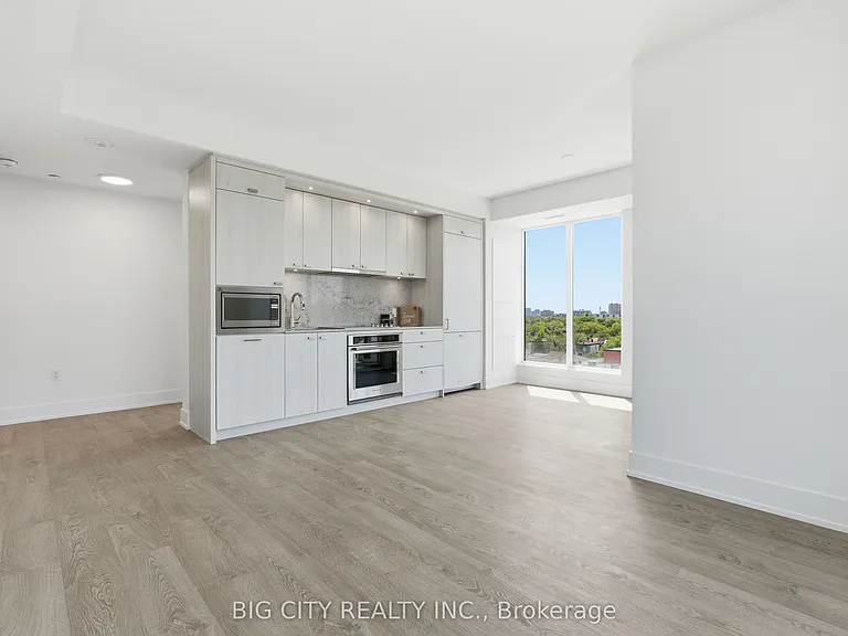 858 Dupont St #705 — Photo 3