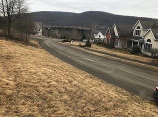 32 Fieldstone Ln, Painted Post, NY 14870