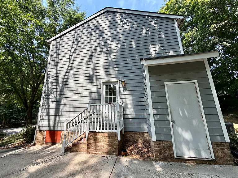 11809 Lansbury Ct — Photo 3