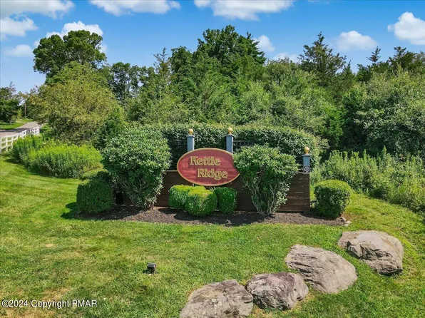 Lots 19&20 Kettle Ridge Dr, Stroudsburg, PA 18360