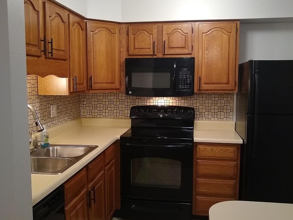 1st image of 7497 Hazelcrest Dr APT D