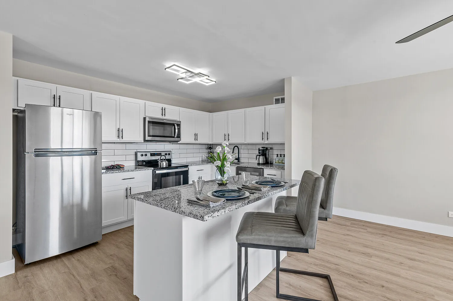 North Park Towers — Photo 1