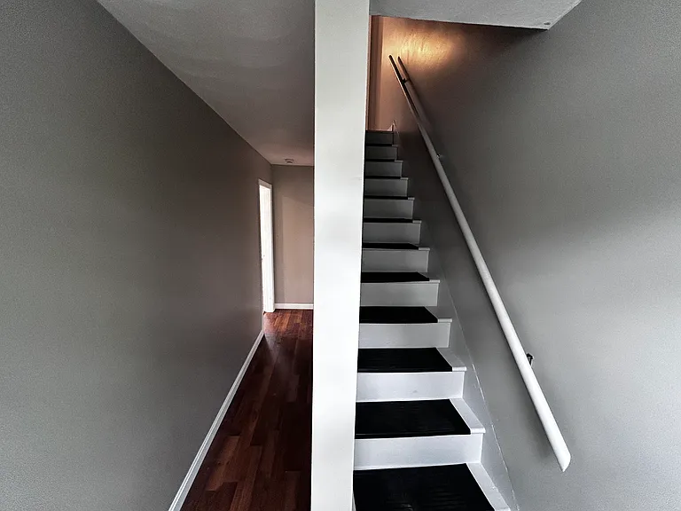 1674 Lonsdale Ave #2 — Photo 7