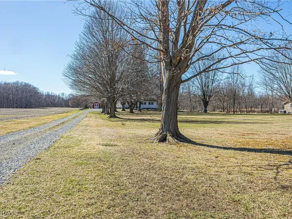 8071 State Route 46, Cortland, OH 44410