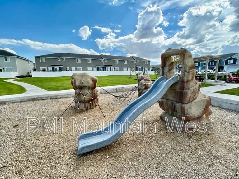4924 E Breezy Patch Rd — Photo 29