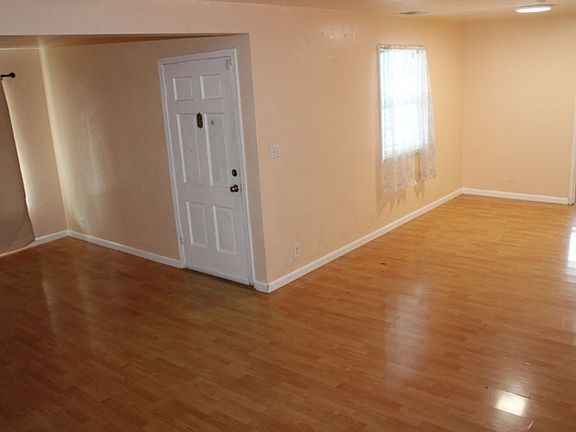 3rd image of 2337 Rumrill Rd
