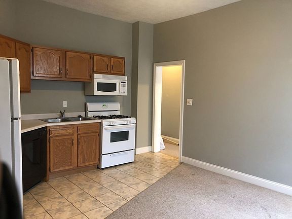 2nd image of 818 N 10th St APT 4