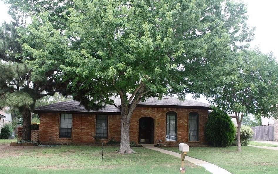 1st image of 3 Live Oak Ln