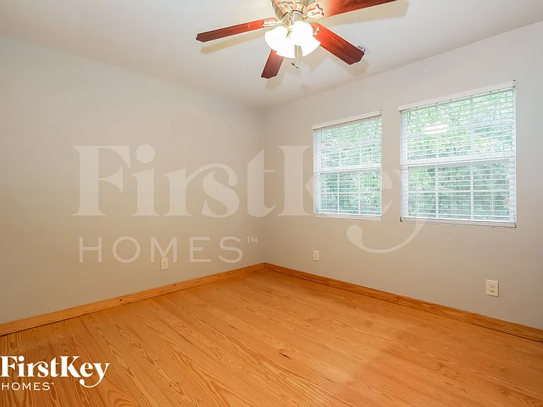 3896 Chattahoochee Dr — Photo 10